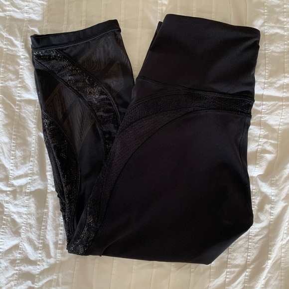 lululemon athletica Pants - Lululemon Wunder Under Crop
